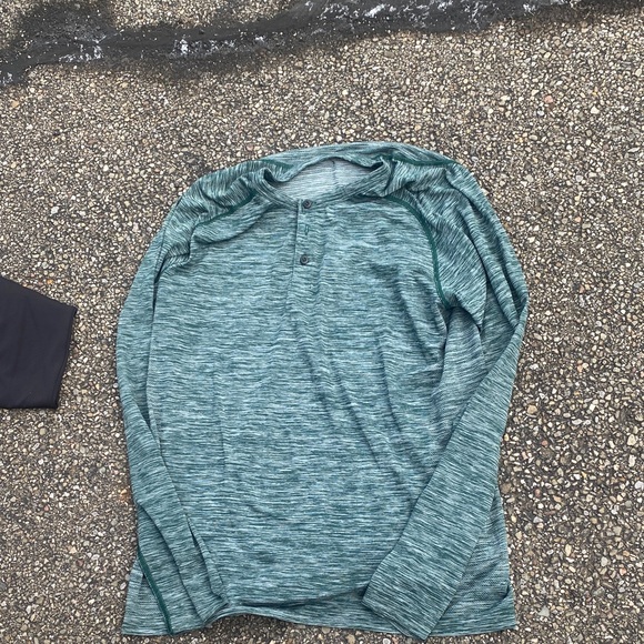 Lululemon Green Men’s Long Sleeve Henley Shirt - Picture 1 of 5